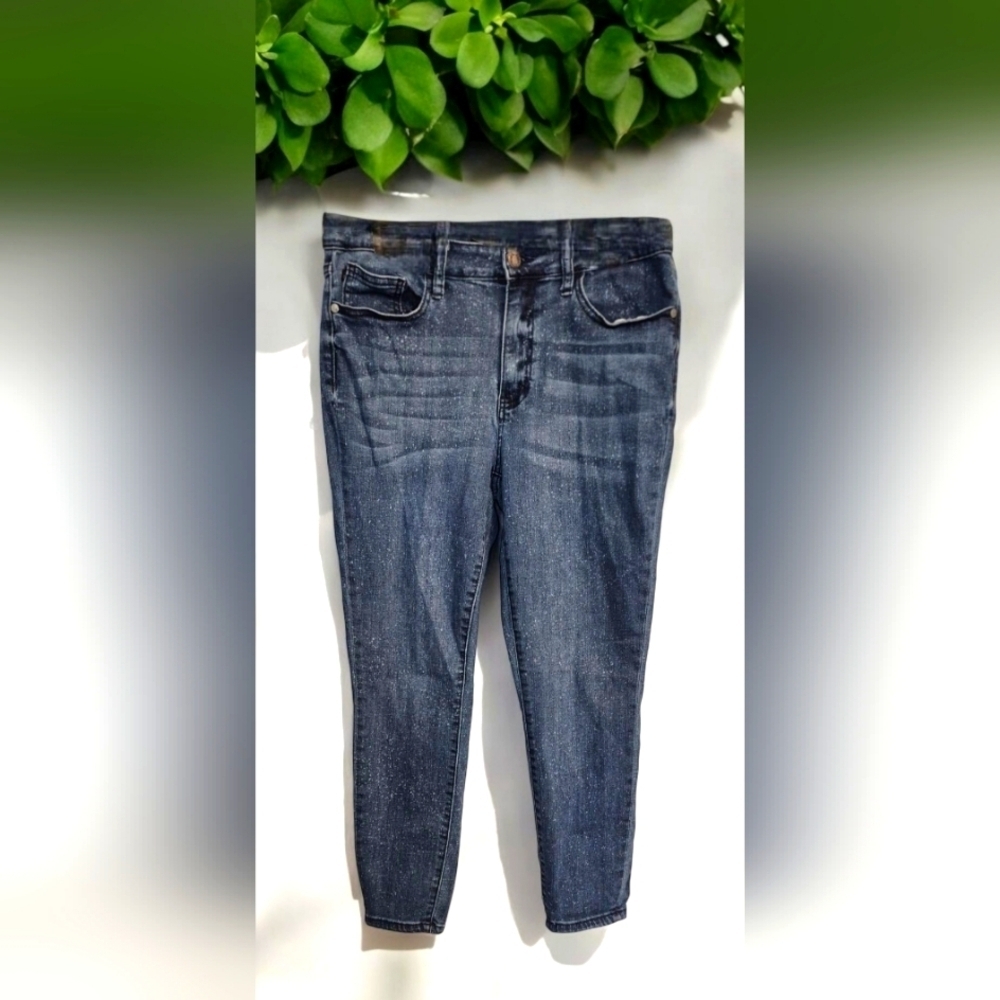 Judy Blue speckled relaxed fit skinny jeans - Picture 1 of 10